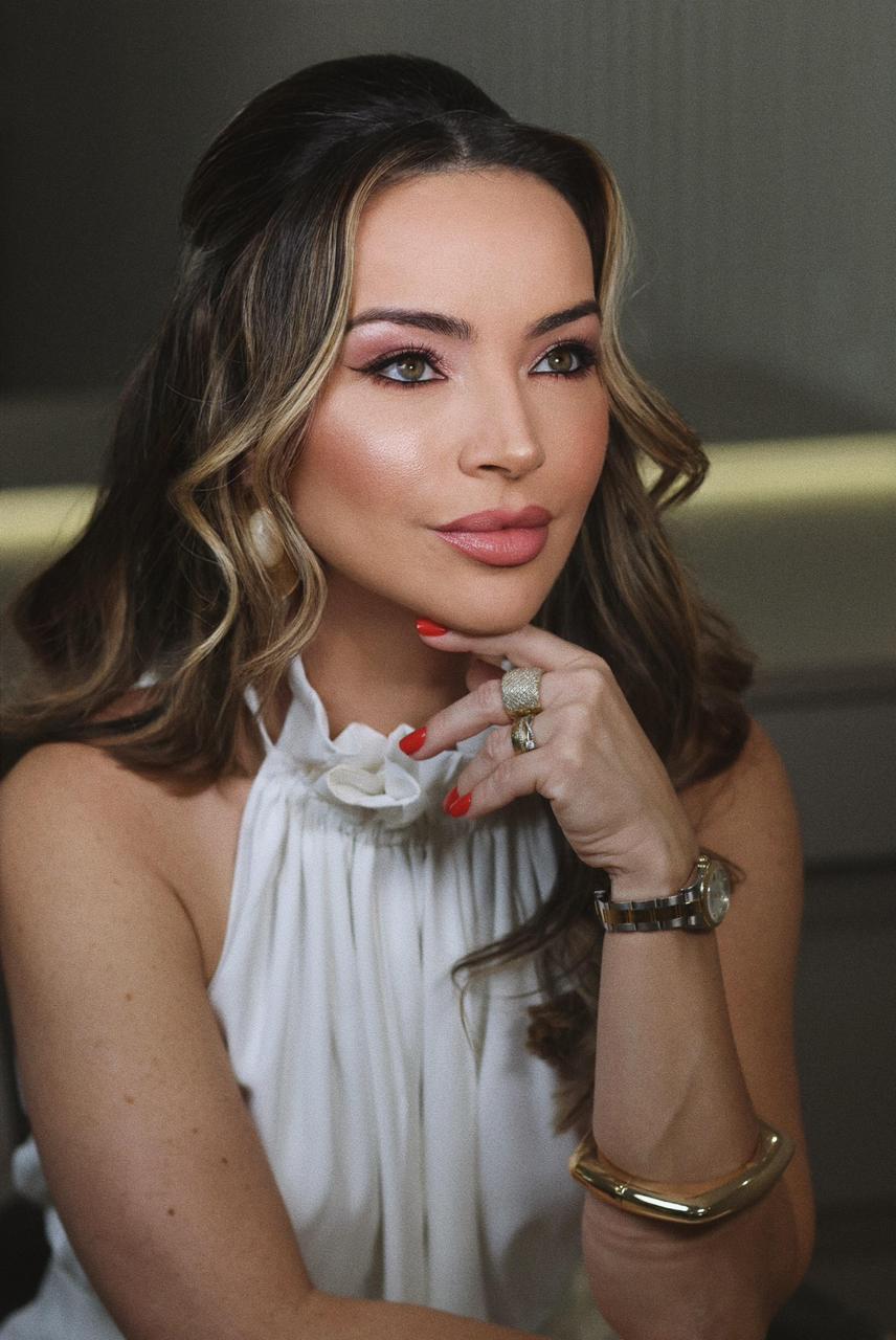 Dra. Alessandra Cesário, dermatologista especialista em estética em São Paulo